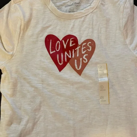 NWT- Women's Short Sleeve T-Shirt - Universal Thread Cream - Medium - Picture 5 of 6
